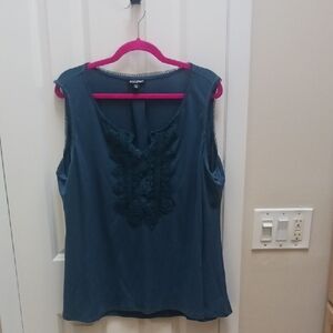 Roz & Ali Teal Sleeveless Blouse with Lace Detail